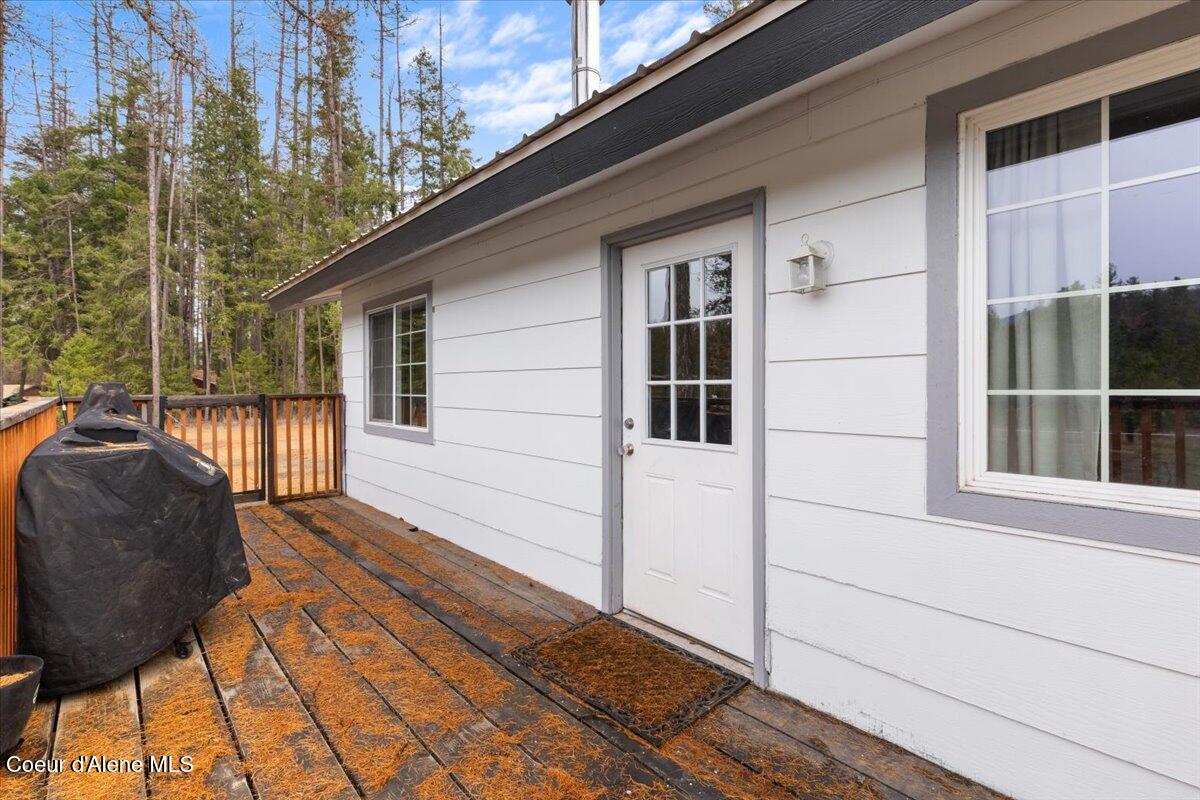 286 East Dufort Road Sagle, ID 83860 - Photo 19 of 37 19-IMG_9872