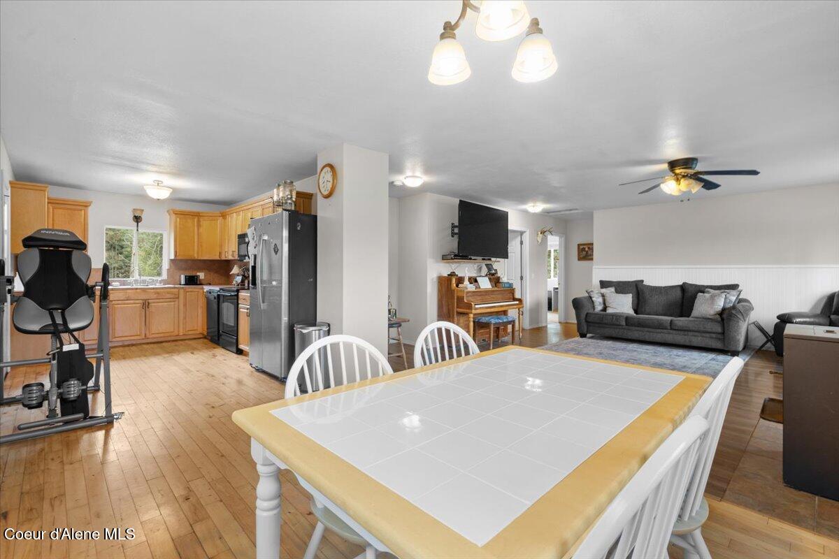 286 East Dufort Road Sagle, ID 83860 - Photo 3 of 37 03-IMG_9802