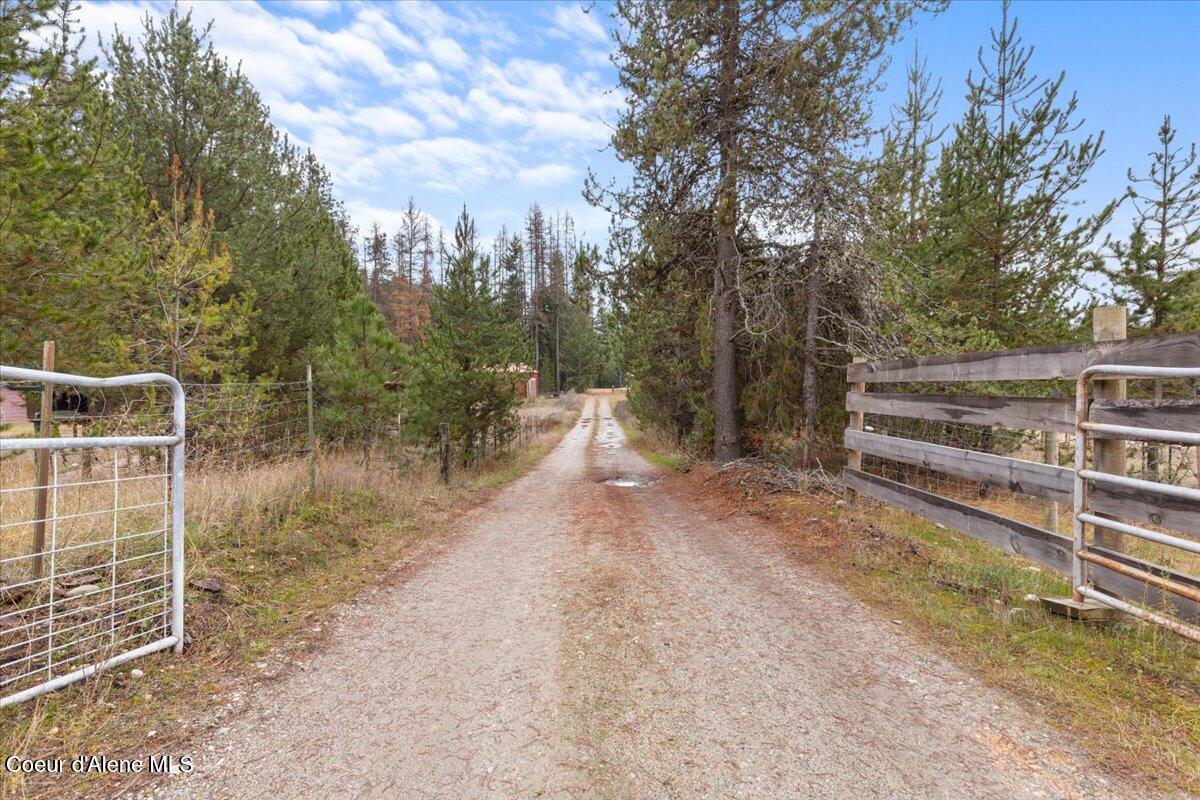 286 East Dufort Road Sagle, ID 83860 - Photo 35 of 37 35-IMG_9928