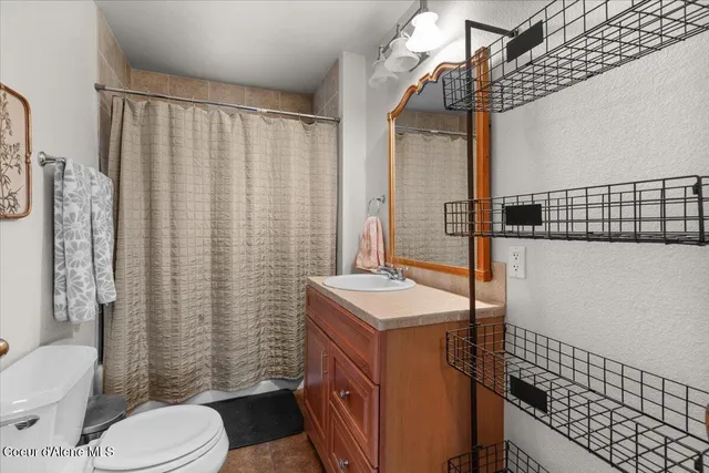 $519,900 | 286 East Dufort Road, Sagle, ID 83860