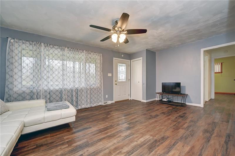 1038 Ohio Avenue Monaca, PA 15061 - Photo 4 of 25