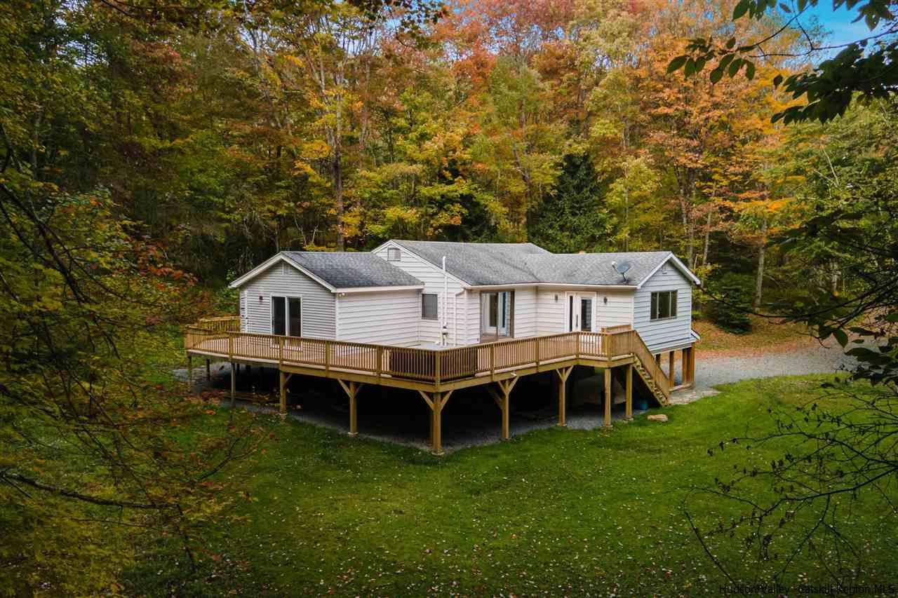 282 Tennanah Lake Road, Roscoe, NY 12776 Compass