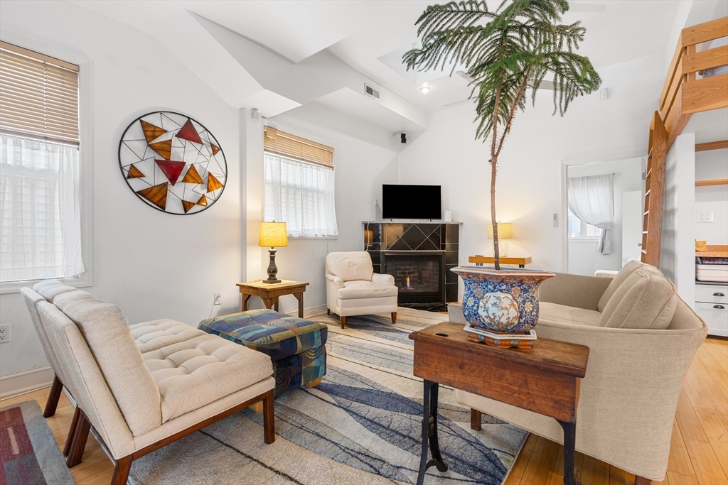 14 O Street, Unit 3 Boston, MA 02127 - Photo 4 of 22