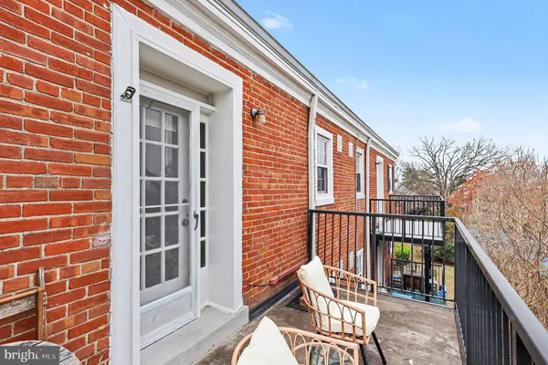 $315,000 | 2873 South Buchanan Street, Unit C2, Arlington, VA 22206