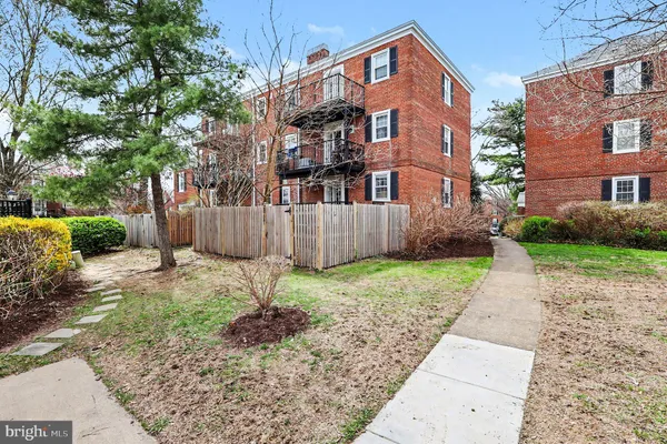 $315,000 | 2873 South Buchanan Street, Unit C2, Arlington, VA 22206