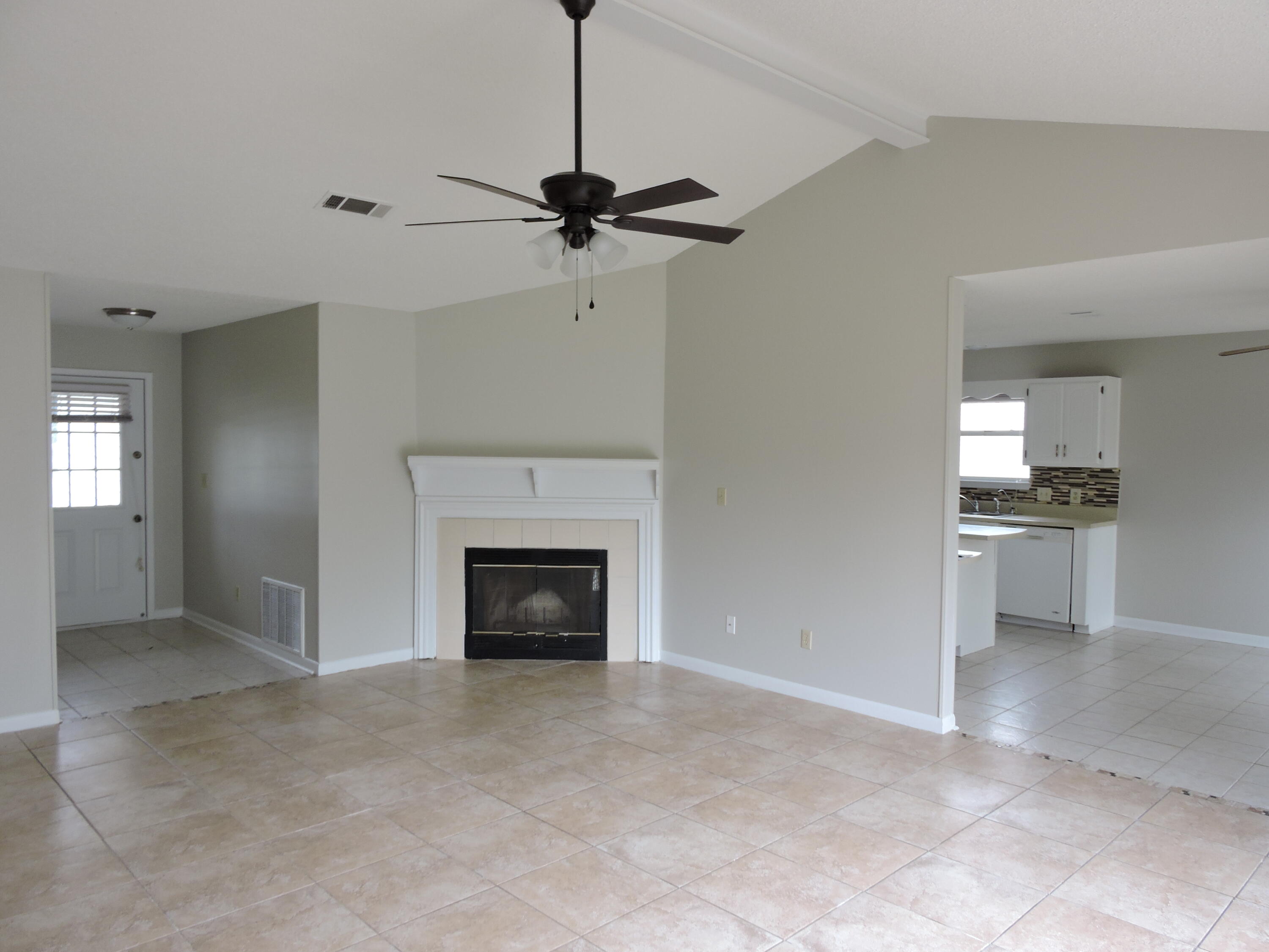 133 West Old Mill Way Crestview, FL 32539 - Photo 4 of 21 DSCN6120