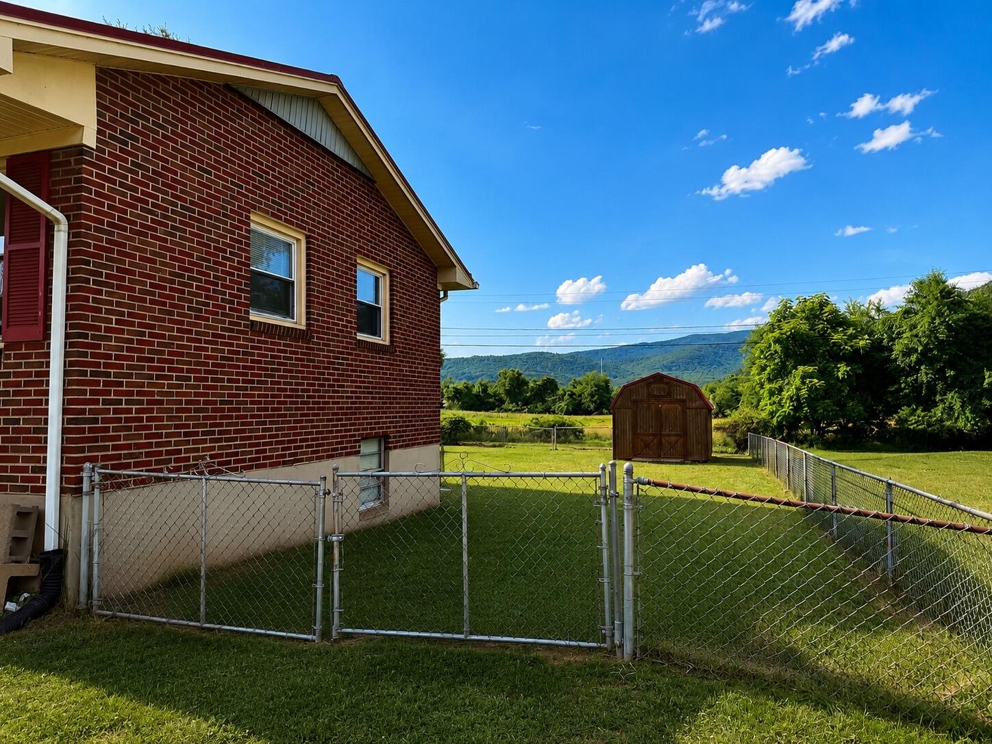 410 Winding Way Road Covington, VA 24426 - Photo 4 of 31 IMG_6934237A-42A0-497C-B405-5BE40E5B0925