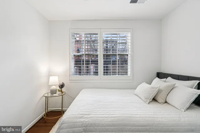 $400,000 | 4619 28th Road South, Unit B, Arlington, VA 22206