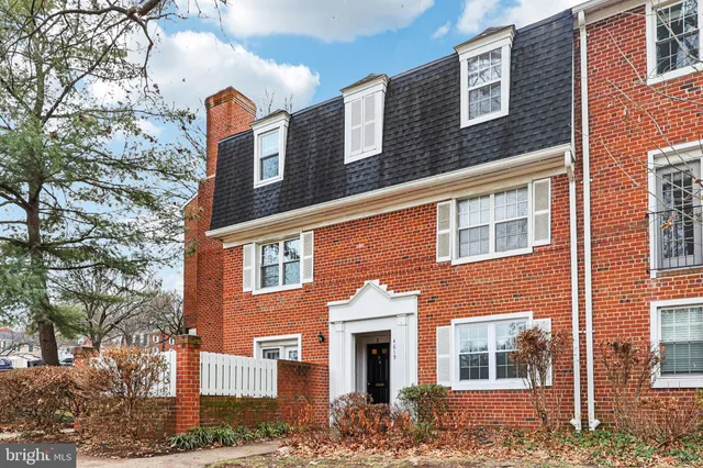 $400,000 | 4619 28th Road South, Unit B, Arlington, VA 22206