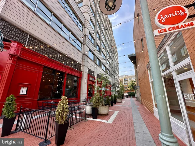 $400,000 | 4619 28th Road South, Unit B, Arlington, VA 22206