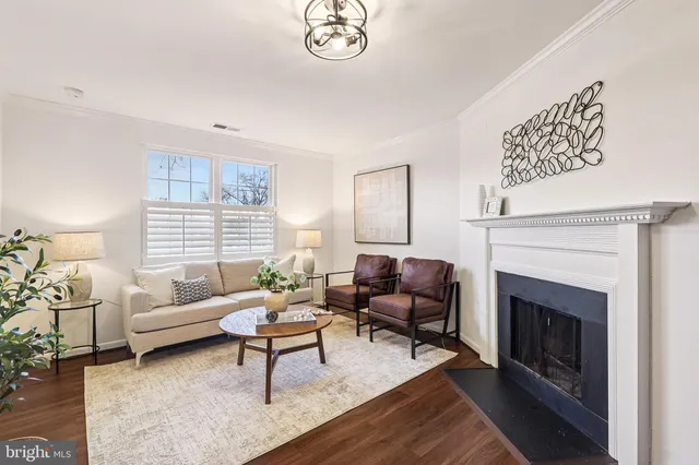 $400,000 | 4619 28th Road South, Unit B, Arlington, VA 22206