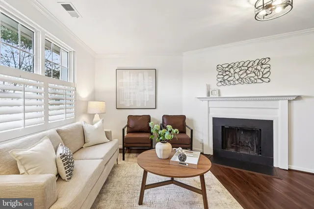 $400,000 | 4619 28th Road South, Unit B, Arlington, VA 22206