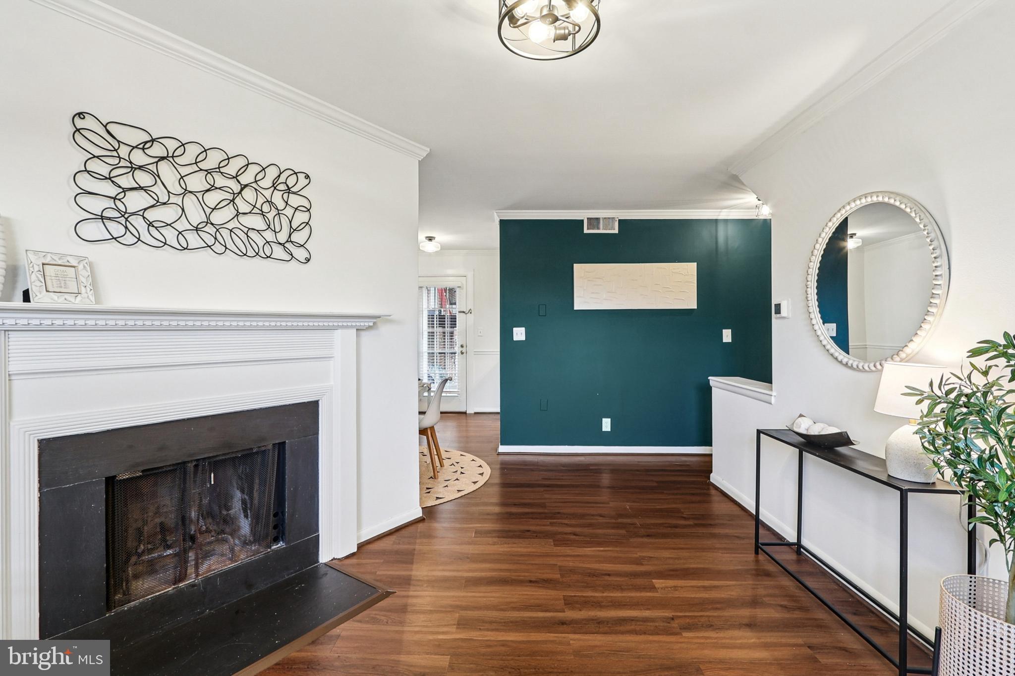 4619 28th Road South, Unit B Arlington, VA 22206 - Photo 7 of 39 Wood Floors