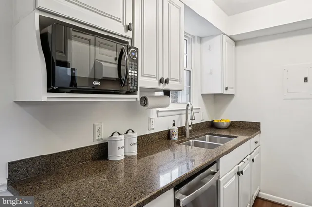 $400,000 | 4619 28th Road South, Unit B, Arlington, VA 22206