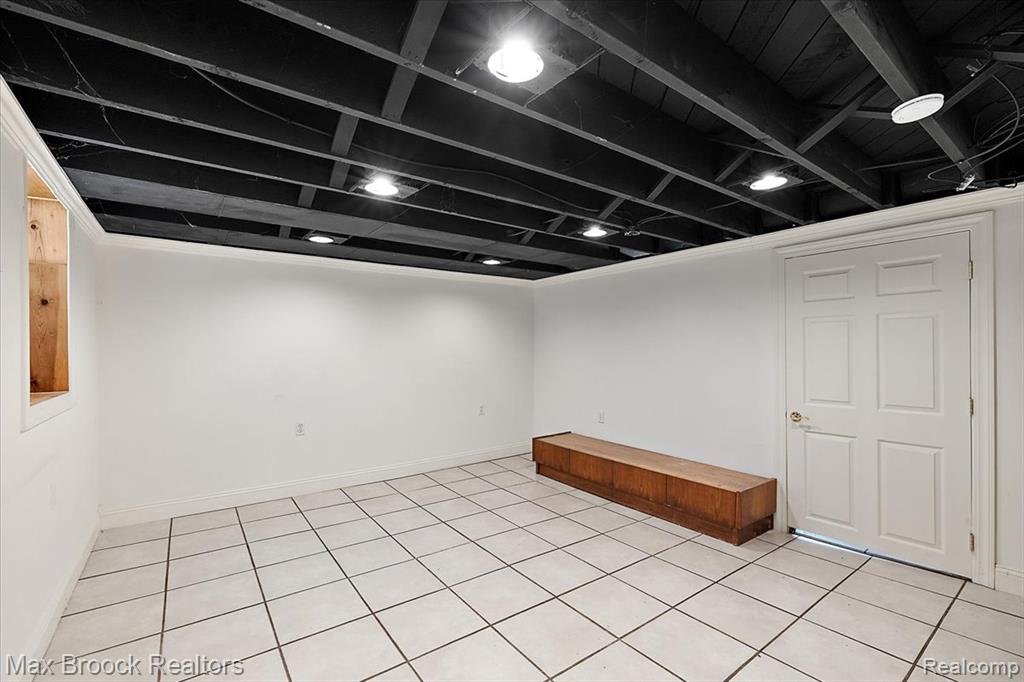 1652 Graefield Road Birmingham, MI 48009 - Photo 28 of 35