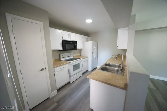 $1,495 | 1150 North Buffalo Drive, Unit 1112, Las Vegas, NV 89128