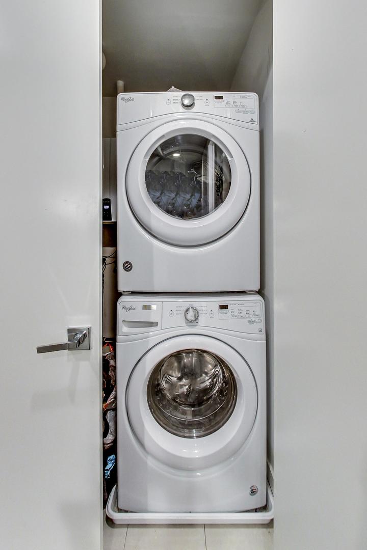 2339 North Drake Avenue Chicago, IL 60647 - Photo 17 of 29 a utility room with dryer and washer