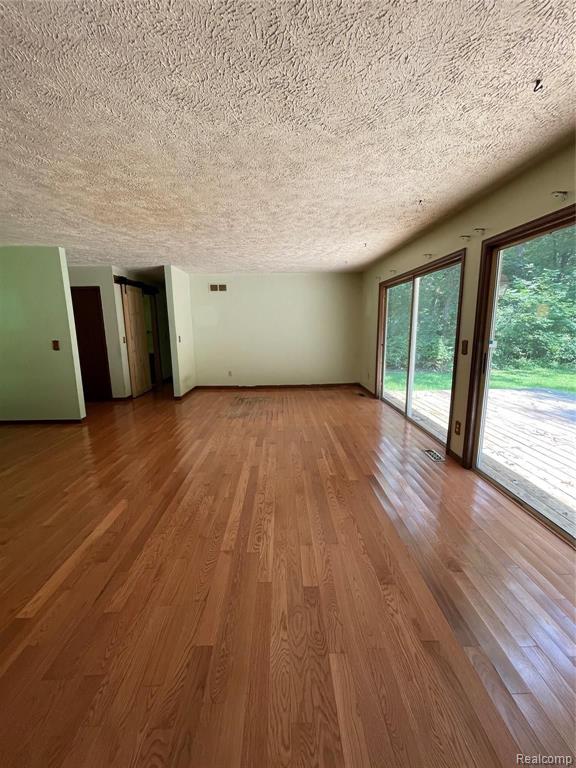 103 South Hughes Road Howell, MI 48843 - Photo 3 of 17