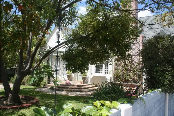 $7,500 | 2421 Heliotrope Drive, Santa Ana, CA 92706