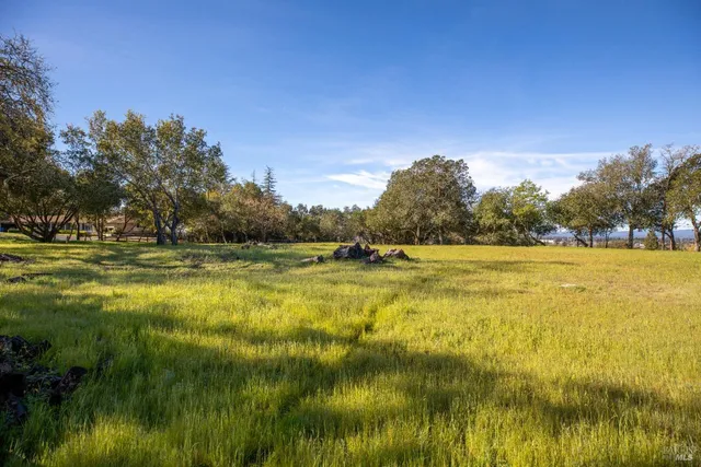 $689,000 | 2360 Sycamore Avenue, Santa Rosa, CA 95404