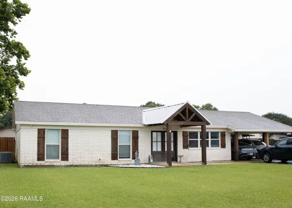 $199,500 | 707 Magnolia Drive, Jennings, LA 70546