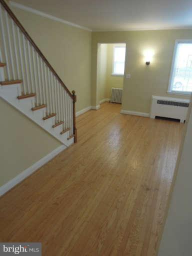 4636 Harcourt Road Baltimore, MD 21214 - Photo 4 of 28 Living Room