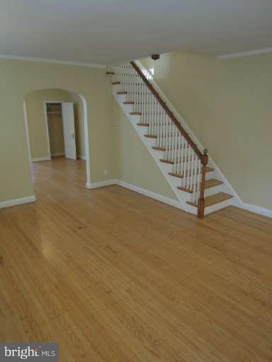 4636 Harcourt Road Baltimore, MD 21214 - Photo 6 of 28 Living Room