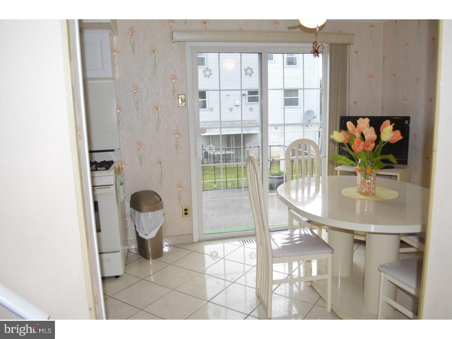 2071 Red Lion Road Philadelphia, PA 19115 - Photo 11 of 25 Kitchen