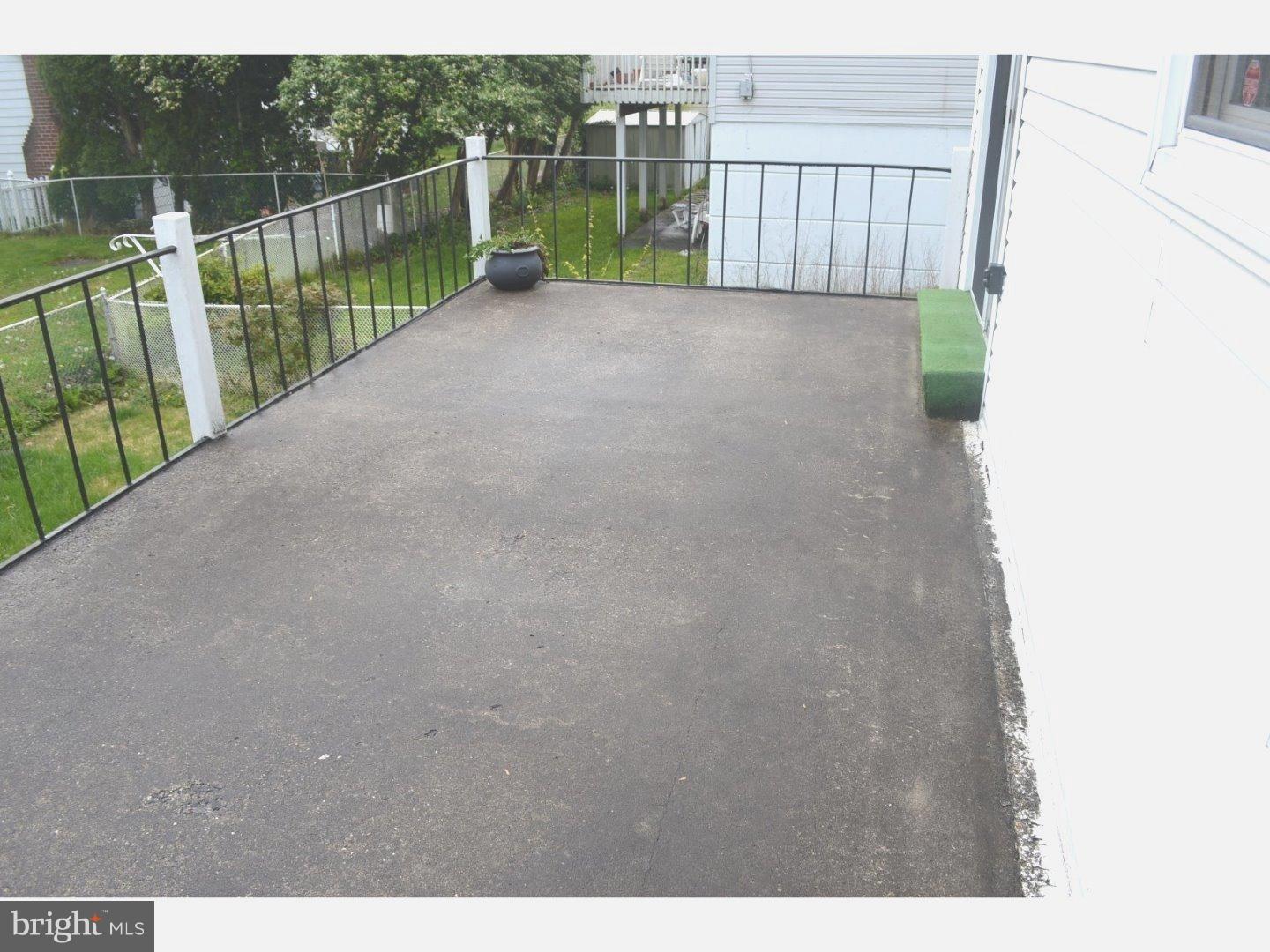 2071 Red Lion Road Philadelphia, PA 19115 - Photo 12 of 25 Deck