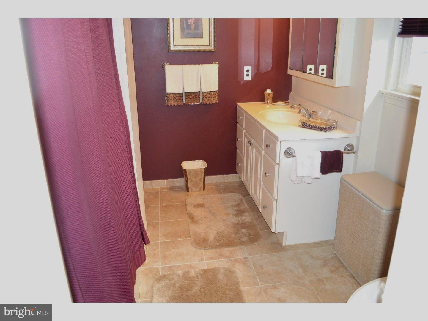 2071 Red Lion Road Philadelphia, PA 19115 - Photo 17 of 25 Bathroom