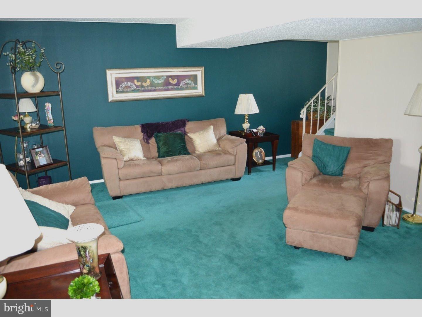 2071 Red Lion Road Philadelphia, PA 19115 - Photo 21 of 25 Family Room