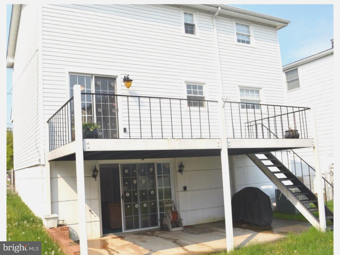 2071 Red Lion Road Philadelphia, PA 19115 - Photo 24 of 25 View in Back