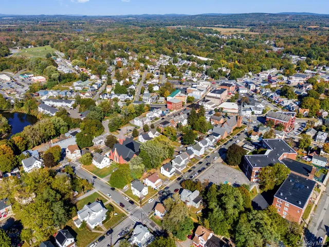 $424,999 | 89 Orchard Street, Walden, NY 12586