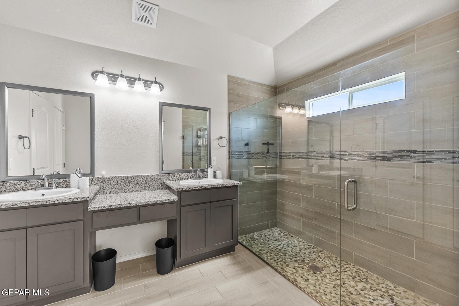 1310 Meadow Road Canutillo, TX 79835 - Photo 21 of 38 PHOTO-2026-04-16-22-10-41 10