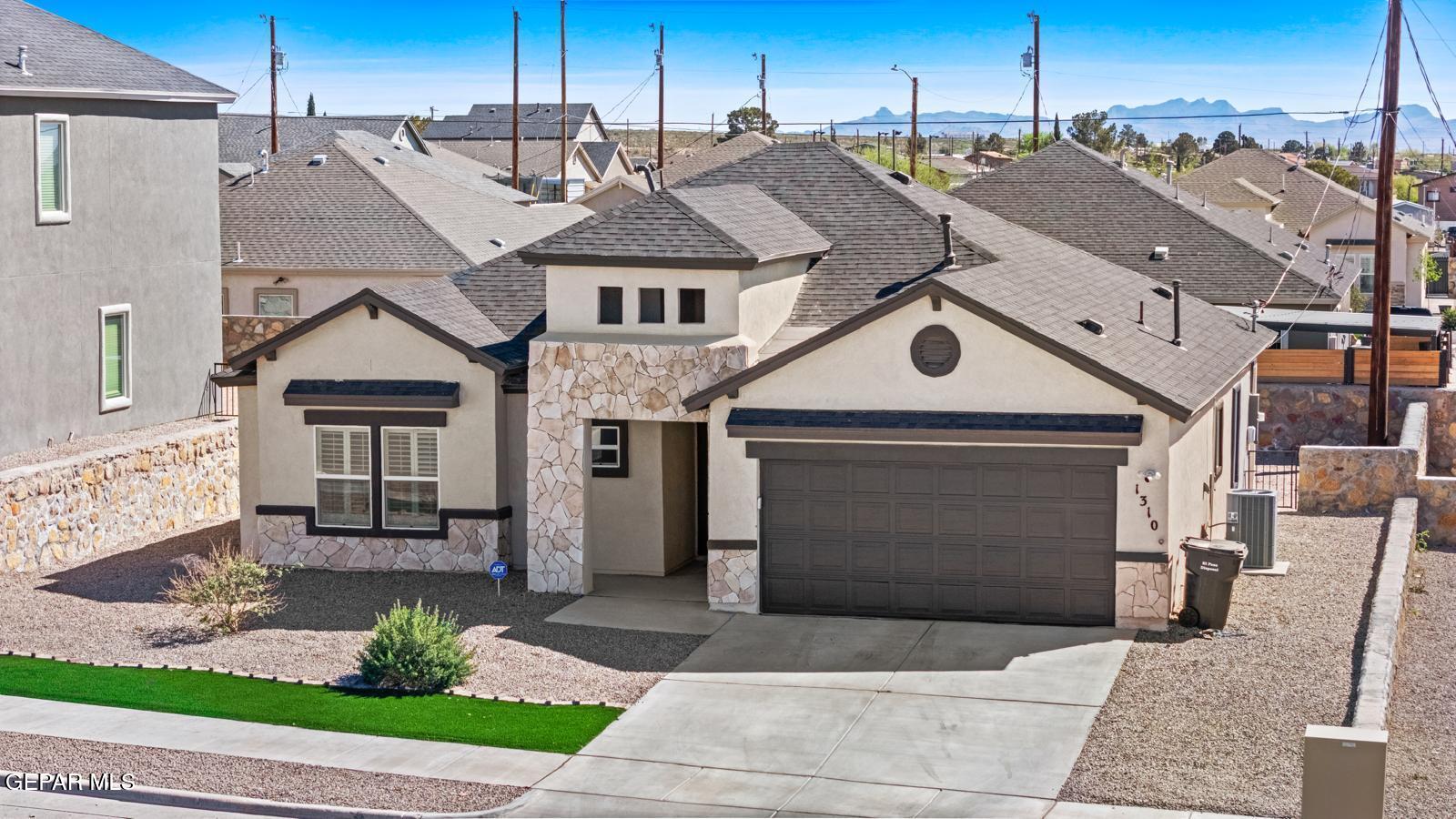 1310 Meadow Road Canutillo, TX 79835 - Photo 4 of 38 PHOTO-2026-04-16-22-10-39 7