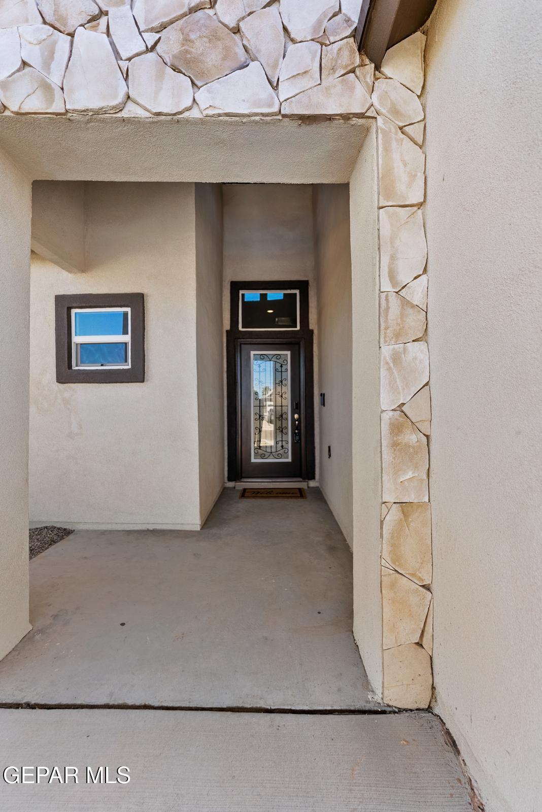 1310 Meadow Road Canutillo, TX 79835 - Photo 5 of 38 PHOTO-2026-04-16-22-10-38 3