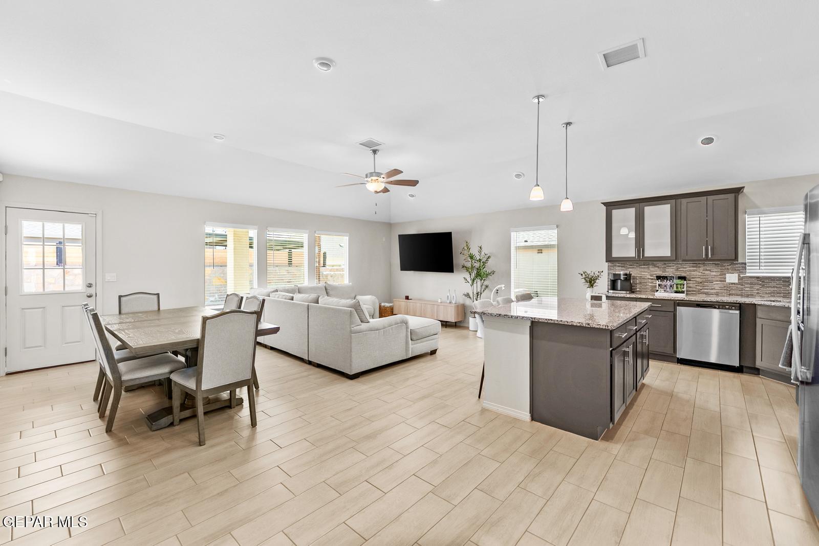 1310 Meadow Road Canutillo, TX 79835 - Photo 6 of 38 PHOTO-2026-04-16-22-10-40 10