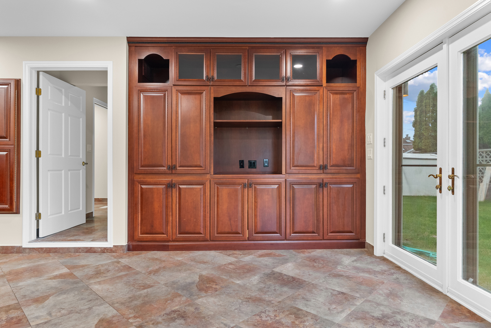 1202 Surrey Road Addison, IL 60101 - Photo 16 of 53