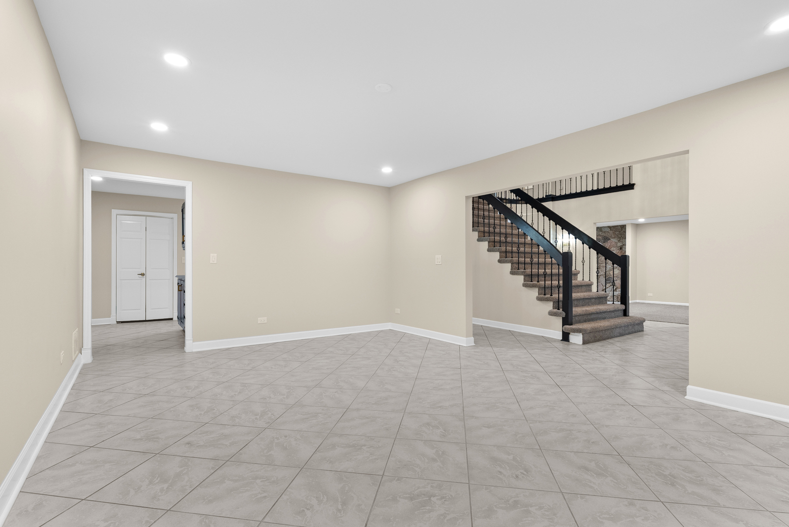 1202 Surrey Road Addison, IL 60101 - Photo 20 of 53