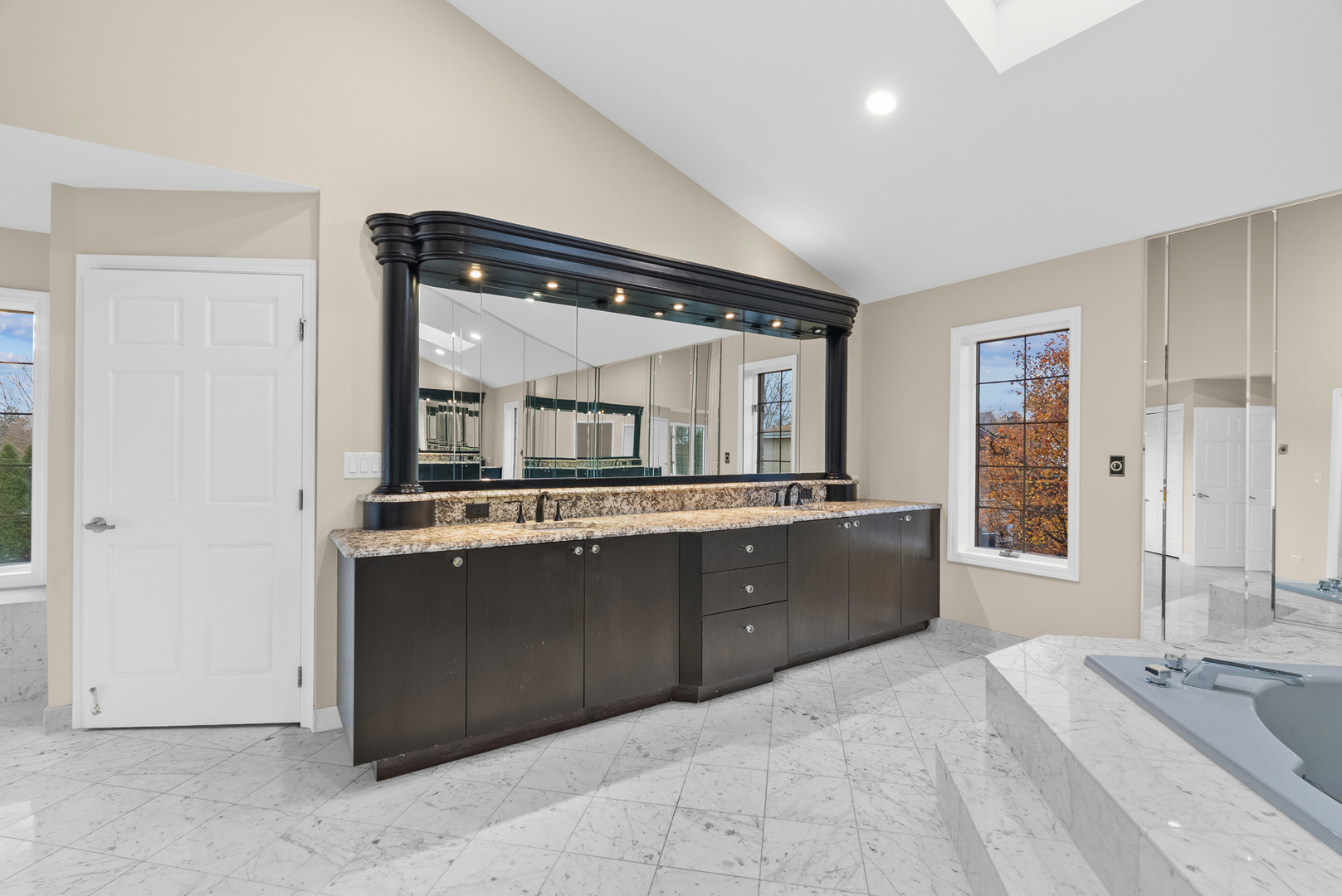 1202 Surrey Road Addison, IL 60101 - Photo 39 of 53