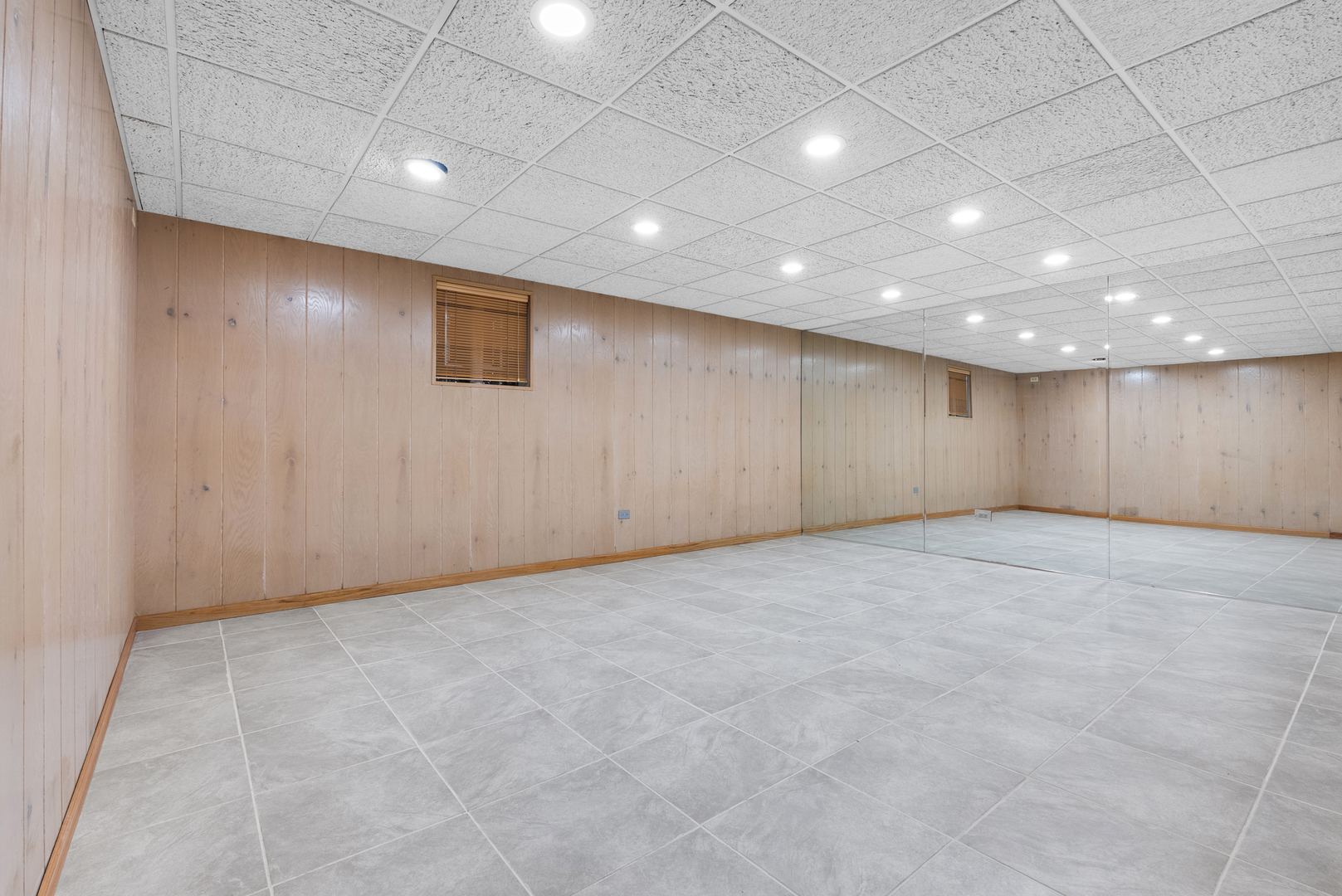 1202 Surrey Road Addison, IL 60101 - Photo 44 of 53