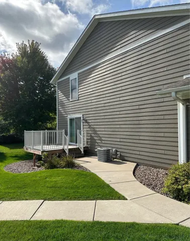 $2,200 | 432 Coronado Circle, Onalaska, WI 54650