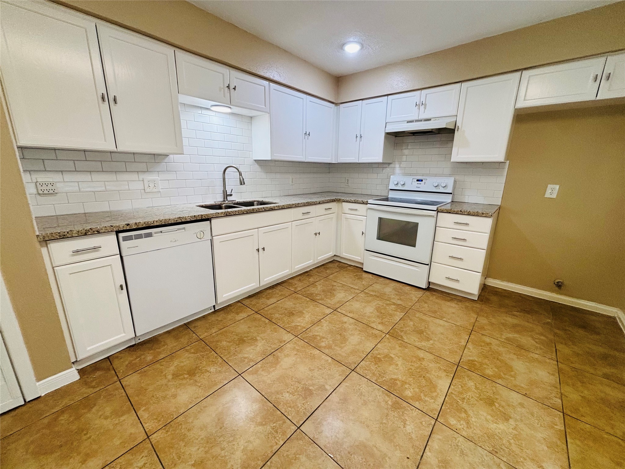 22219 Acorn Valley Drive Spring, TX 77389 - Photo 8 of 19