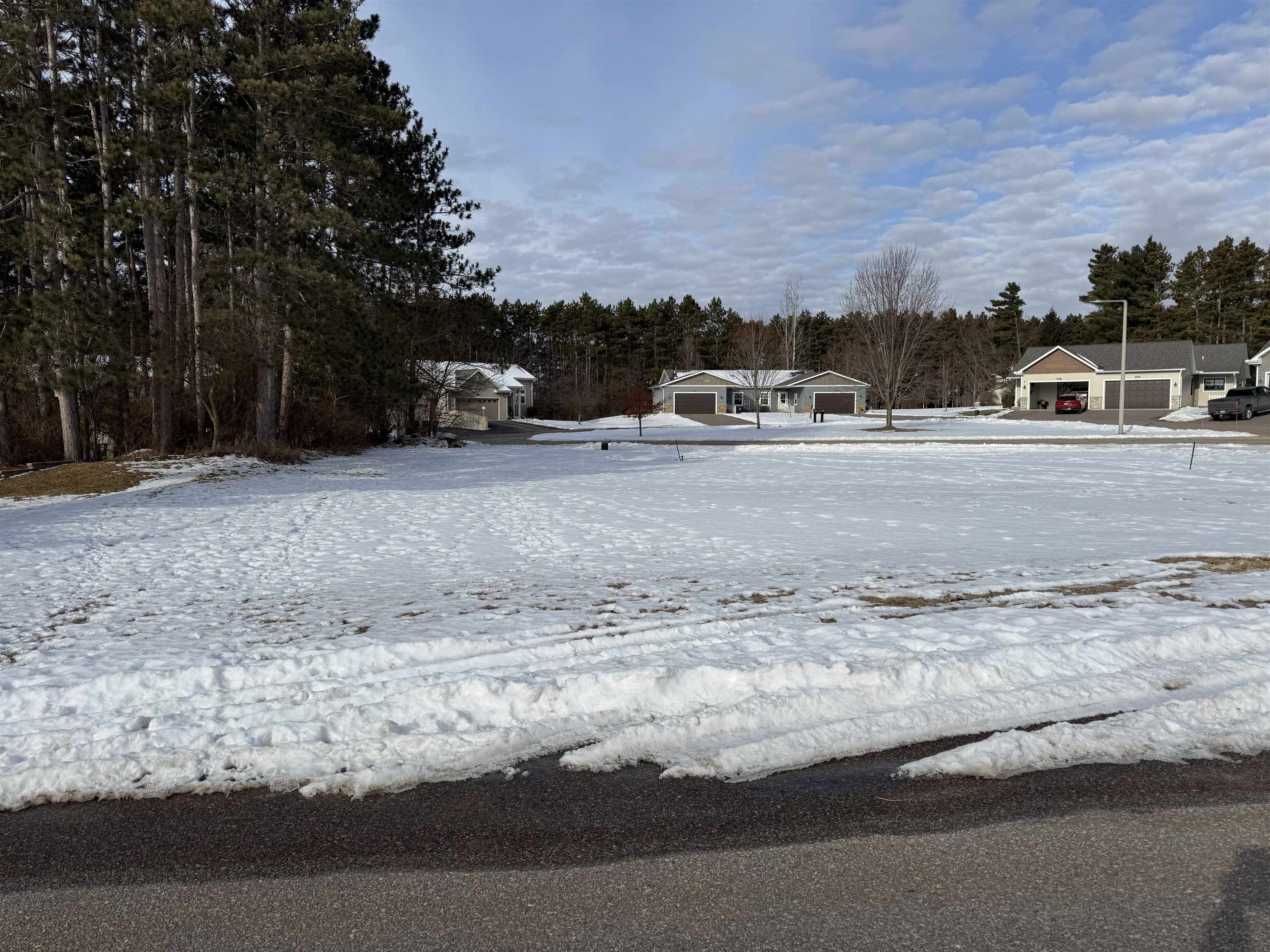 315 Saddle Ridge Portage, WI 53901 - Photo 8 of 14