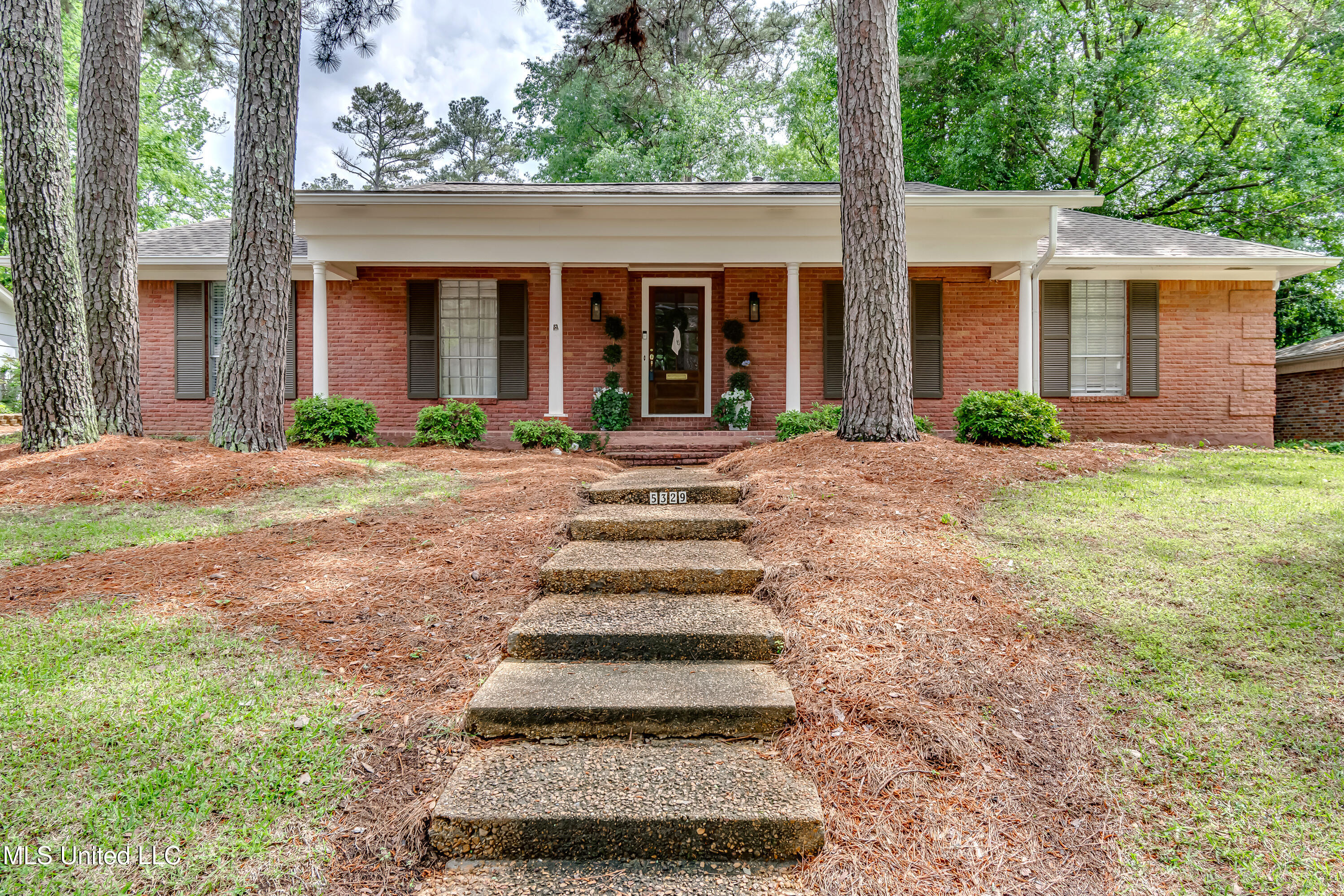 5329 Reddoch Drive Jackson, MS 39211 - Photo 1 of 33 5329 Reddoch Dr