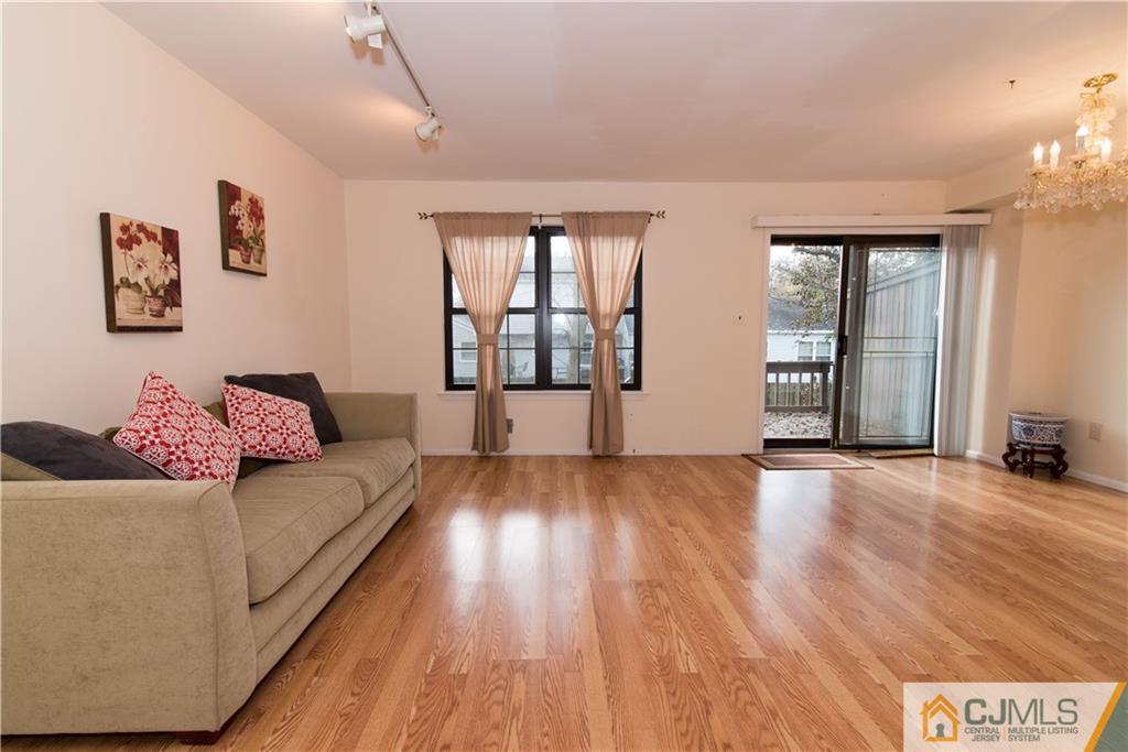 43 Pheasant Run Edison, NJ 08820 - Photo 3 of 25 Gallery Image 3