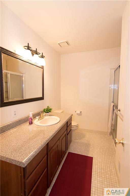 43 Pheasant Run Edison, NJ 08820 - Photo 8 of 25 Gallery Image 8