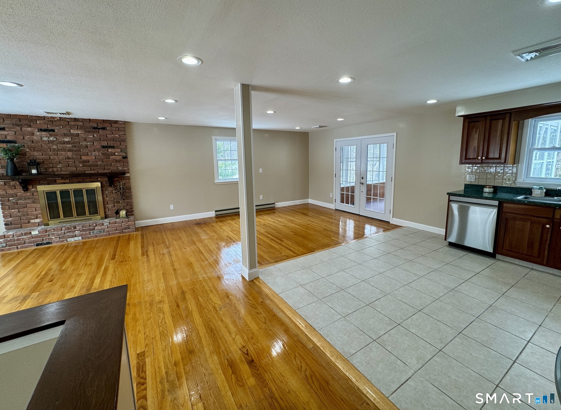 10 Longview Lane Wallingford, CT 06492 - Photo 4 of 24