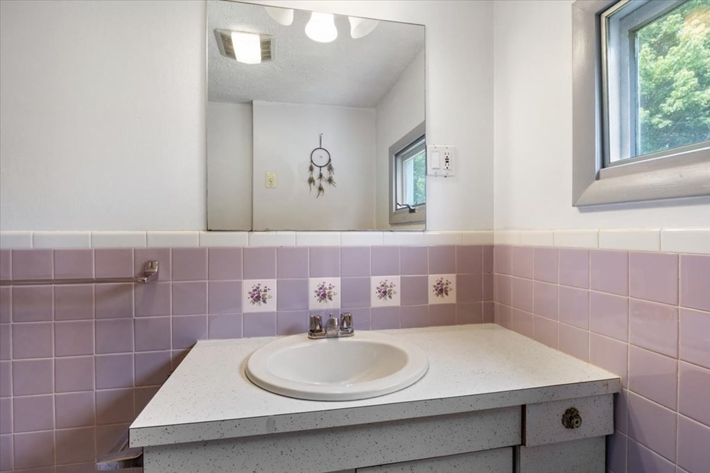 504 Bay Road Stoughton, MA 02072 - Photo 19 of 42 Gallery Image 19