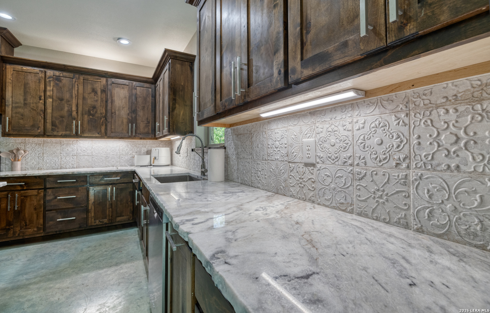 422 Red Wright Road Rio Frio, TX 78879 - Photo 18 of 64 Gallery Image 18